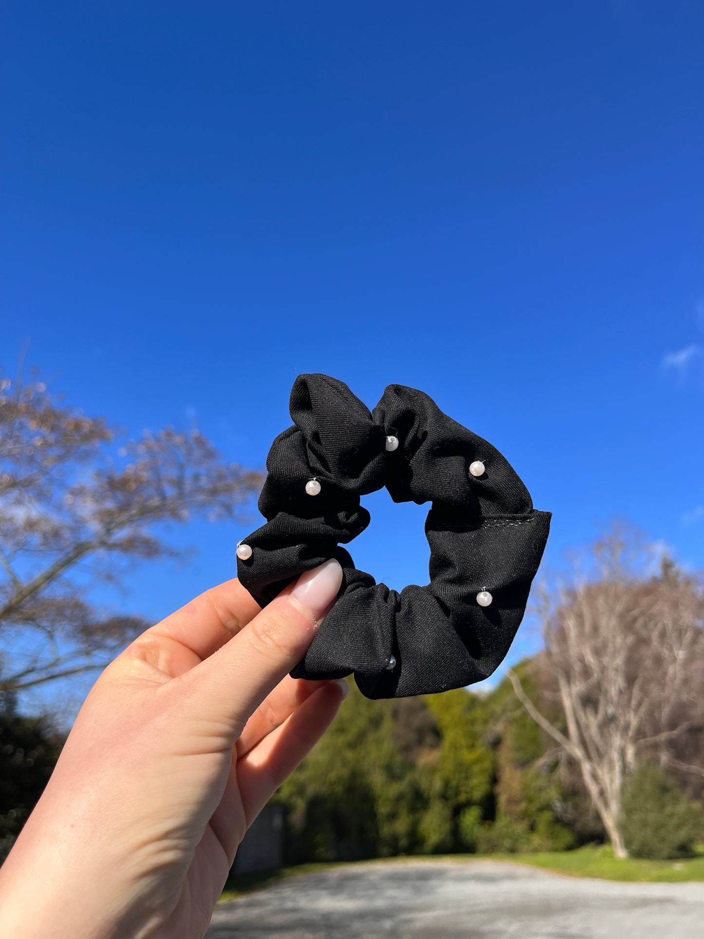 SCRUNCHIES with pearl detail